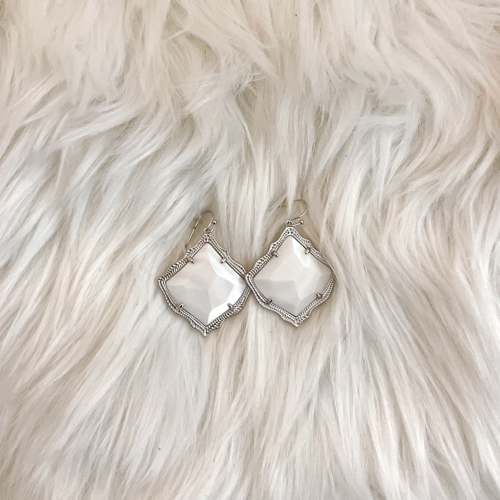 Kendra Scott | Kirsten Silver Drop Earrings in
White Pearl